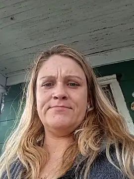 jgodbout2011 online show from April 12, 2026, 10:26 pm