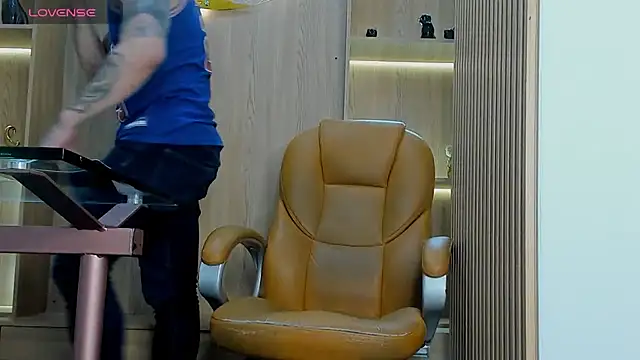 Snapshot of George_Diesell chatting on January 28, 2025, 8:36 pm George Diesell online show from January 28, 2025, 8:36 pm