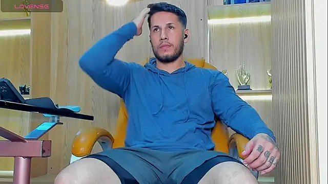 Snapshot of George_Diesell chatting on November 4, 2025, 9:14 pm George Diesell online show from November 4, 2025, 9:14 pm