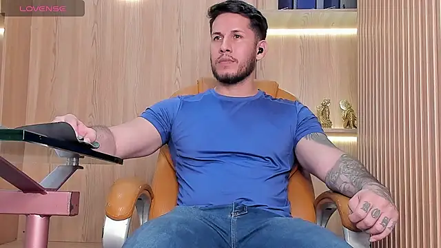 Snapshot of George_Diesell chatting on November 8, 2025, 8:29 pm George Diesell online show from November 8, 2025, 8:29 pm