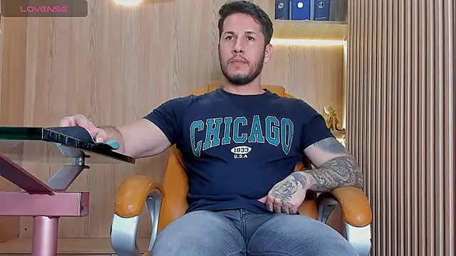 Snapshot of George_Diesell chatting on November 18, 2025, 9:08 pm George Diesell online show from November 18, 2025, 9:08 pm