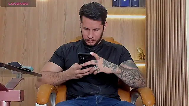 Snapshot of George_Diesell chatting on November 22, 2025, 8:30 pm George Diesell online show from November 22, 2025, 8:30 pm