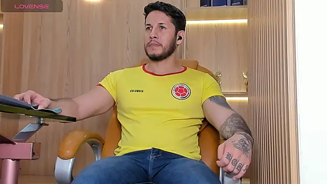 Snapshot of George_Diesell chatting on November 23, 2025, 8:30 pm George Diesell online show from November 23, 2025, 8:30 pm