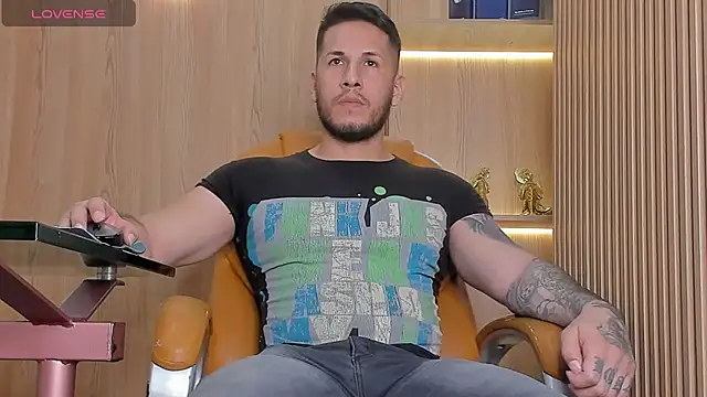 Snapshot of George_Diesell chatting on November 27, 2025, 9:06 pm George Diesell online show from November 27, 2025, 9:06 pm