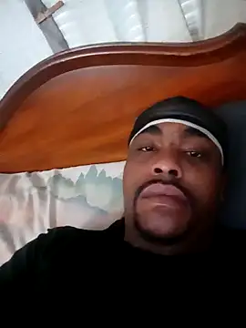 PuzzledEdge4 online show from November 4, 2025, 9:47 pm