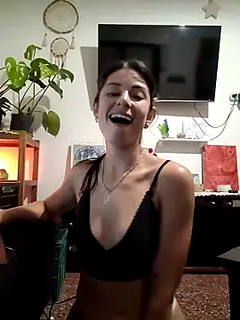 Snapshot of latinkiera chatting on February 13, 2025, 10:43 pm latinkiera online show from February 13, 2025, 10:43 pm