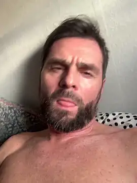 Snapshot of TB1977DK chatting on December 17, 2025, 12:11 pm TB1977DK online show from December 17, 2025, 12:11 pm