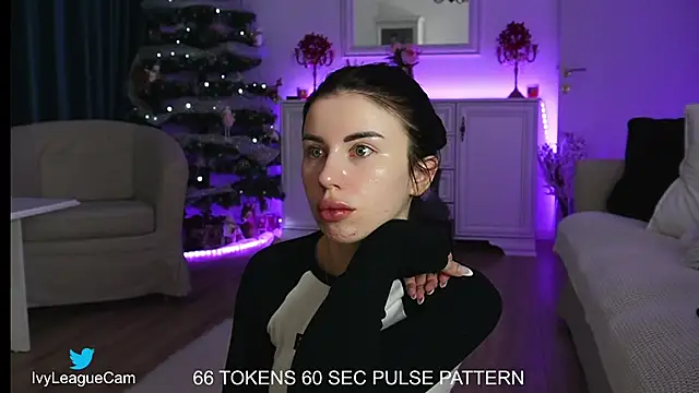 Snapshot of ivyleague_ chatting on December 13, 2024, 6:21 am ivyleague online show from December 13, 2024, 6:21 am