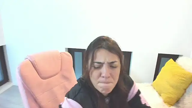 Dyana Kaylinn online show from November 20, 2025, 5:29 am