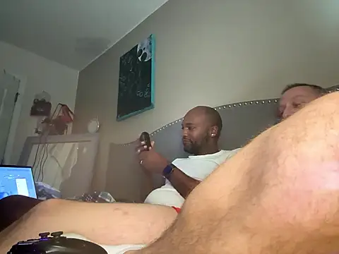 Snapshot of Romieworld chatting on December 4, 2025, 10:46 am Romieworld online show from December 4, 2025, 10:46 am