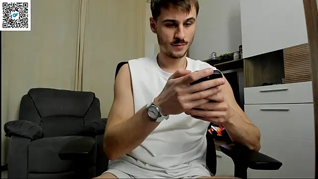 Snapshot of Jimmymorello chatting on January 17, 2026, 10:35 pm Jimmymorello online show from January 17, 2026, 10:35 pm