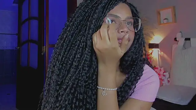 Snapshot of nayah__ chatting on January 31, 2025, 11:03 pm nayah online show from January 31, 2025, 11:03 pm