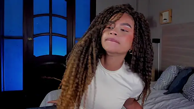 Snapshot of nayah__ chatting on October 23, 2025, 7:45 pm nayah online show from October 23, 2025, 7:45 pm