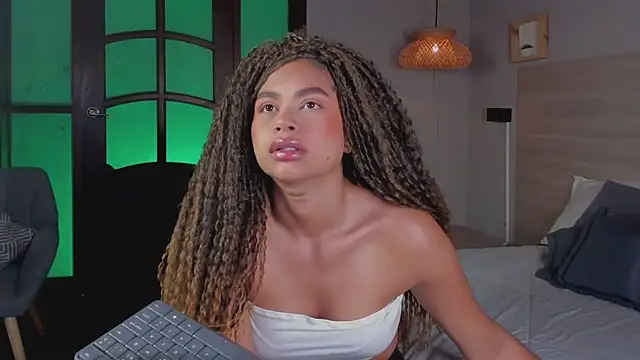 Snapshot of nayah__ chatting on November 6, 2025, 7:59 pm nayah online show from November 6, 2025, 7:59 pm