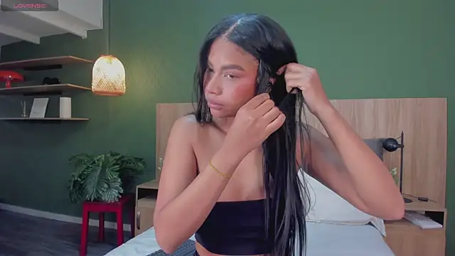 Snapshot of nayah__ chatting on November 30, 2025, 2:43 pm nayah online show from November 30, 2025, 2:43 pm