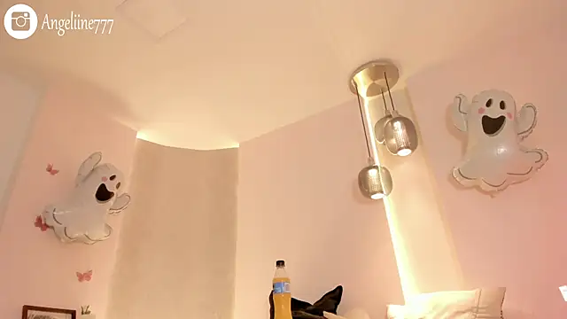 Snapshot of angeline-777 chatting on October 29, 2025, 1:13 pm angeline-777 online show from October 29, 2025, 1:13 pm