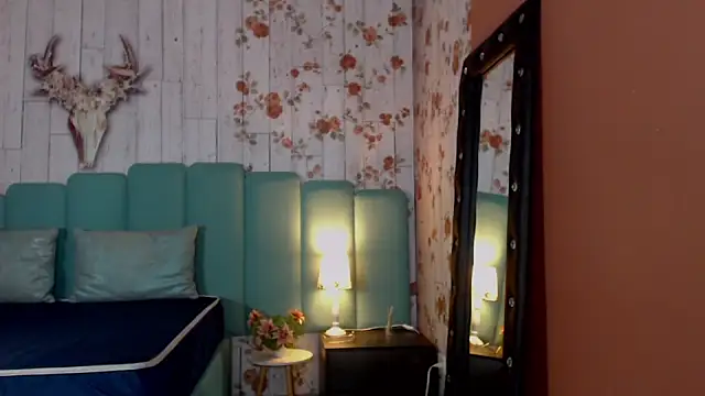 Alison Simmons online show from December 8, 2024, 9:19 pm