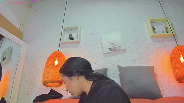 emiily s online show from October 23, 2025, 12:04 pm