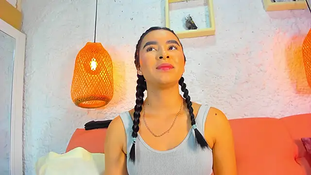 emiily s online show from November 25, 2025, 12:05 pm