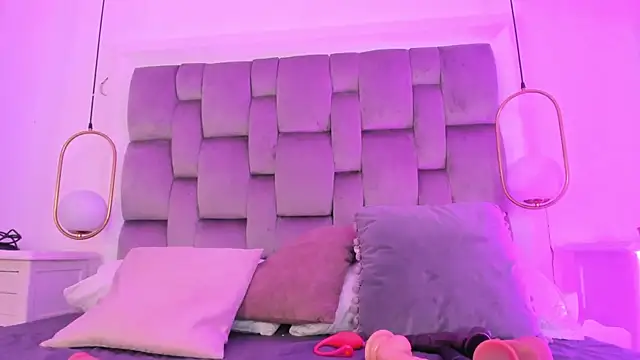 PamelaMendez  online show from March 1, 2025, 6:24 am