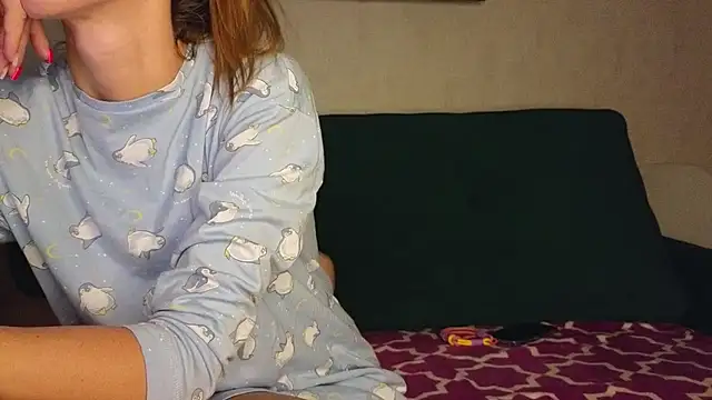 Snapshot of FoxLoveBasik chatting on March 11, 2025, 2:32 am FoxLoveBasik online show from March 11, 2025, 2:32 am