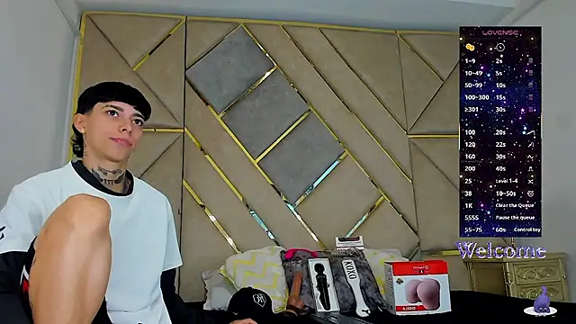 AmberAdams  online show from November 6, 2025, 1:45 pm