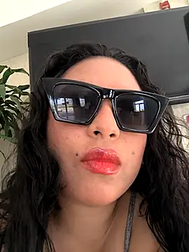 Francesca ferrari online show from March 16, 2025, 8:32 pm