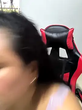 Francesca ferrari online show from April 3, 2026, 4:27 pm