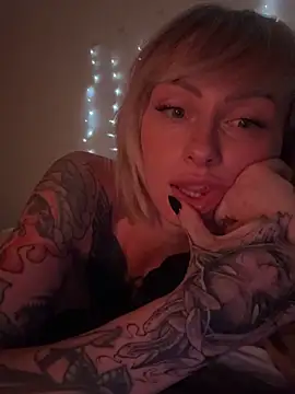 Snapshot of haileyhope_ chatting on October 26, 2025, 9:42 pm haileyhope online show from October 26, 2025, 9:42 pm