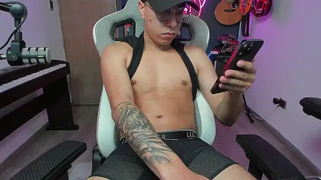 granxarma960 online show from December 24, 2024, 4:33 am