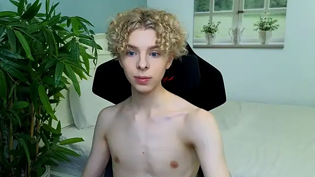 Snapshot of Kudi_Minnt chatting on November 1, 2025, 5:04 pm Kudi Minnt online show from November 1, 2025, 5:04 pm