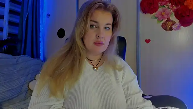 CoraSwon online show from November 13, 2025, 10:08 pm