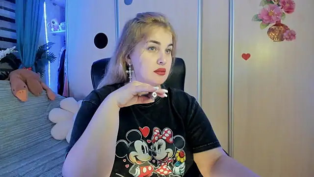 CoraSwon online show from February 15, 2026, 3:42 pm