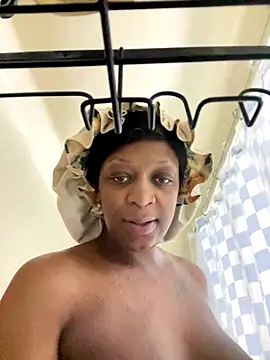 KLoveeee online show from December 14, 2025, 7:29 pm