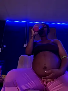 KLoveeee online show from December 20, 2025, 2:18 am