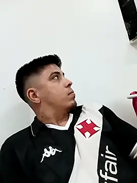 Fiel77 online show from December 18, 2025, 9:43 pm