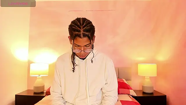 Maxim-Walker online show from November 17, 2025, 3:12 am