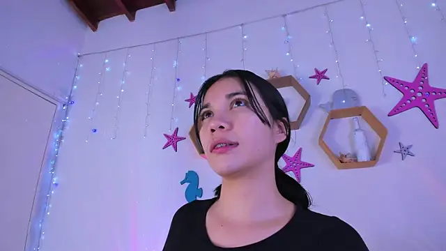 Snapshot of Emiily_Parkerr chatting on November 7, 2025, 2:55 am Emiily Parkerr online show from November 7, 2025, 2:55 am