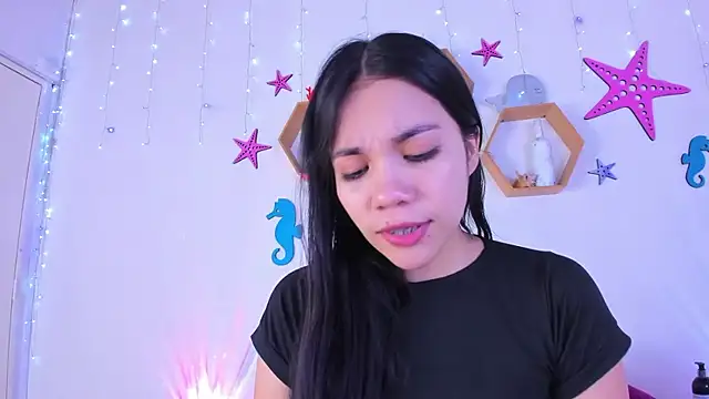 Snapshot of Emiily_Parkerr chatting on December 2, 2025, 3:01 am Emiily Parkerr online show from December 2, 2025, 3:01 am