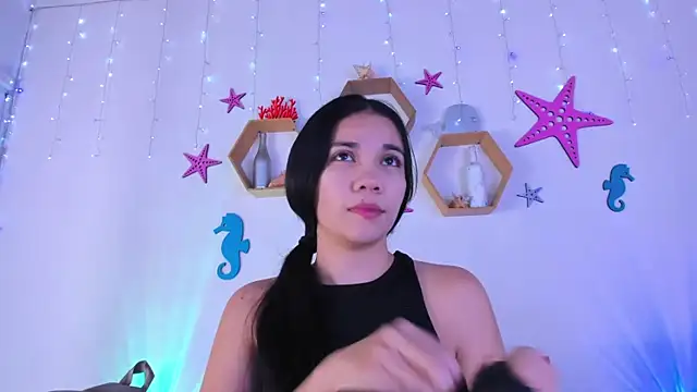 Snapshot of Emiily_Parkerr chatting on December 4, 2025, 3:05 am Emiily Parkerr online show from December 4, 2025, 3:05 am