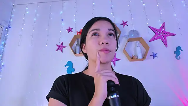 Snapshot of Emiily_Parkerr chatting on December 16, 2025, 3:00 am Emiily Parkerr online show from December 16, 2025, 3:00 am