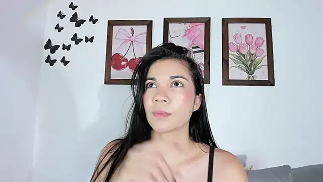 Emiily Parkerr online show from April 16, 2026, 11:07 pm