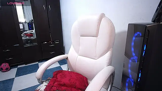 grace molly14 online show from March 12, 2025, 6:44 pm