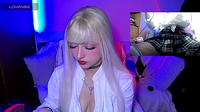 HollyDominic online show from November 6, 2025, 8:32 pm