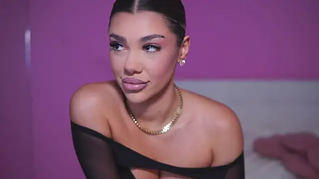 Snapshot of NatyDesiree chatting on March 7, 2025, 5:08 am NatyDesiree online show from March 7, 2025, 5:08 am