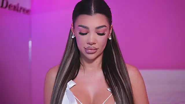 Snapshot of NatyDesiree chatting on March 9, 2025, 5:11 am NatyDesiree online show from March 9, 2025, 5:11 am