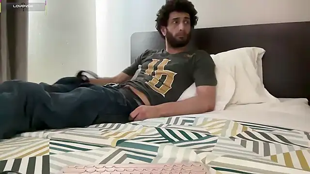 pantslesstraveler plt online show from September 28, 2025, 4:45 pm