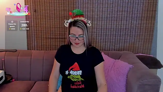 Snapshot of ariana_cross chatting on December 2, 2025, 12:54 pm ariana cross online show from December 2, 2025, 12:54 pm