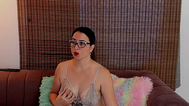 Snapshot of ariana_cross chatting on July 10, 2026, 1:14 pm ariana cross online show from July 10, 2026, 1:14 pm