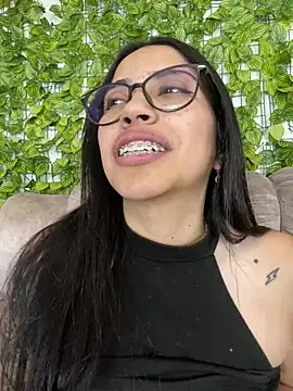 Snapshot of SaritaHot_69 chatting on January 7, 2025, 7:06 pm SaritaHot 69 online show from January 7, 2025, 7:06 pm